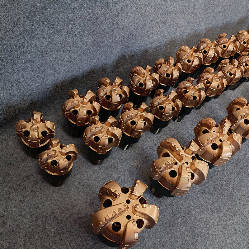 3 1/2 (88,9 mm) Carbide Steel Fixed Cutter Bit waterput PDC Boren Bit ISO9001
