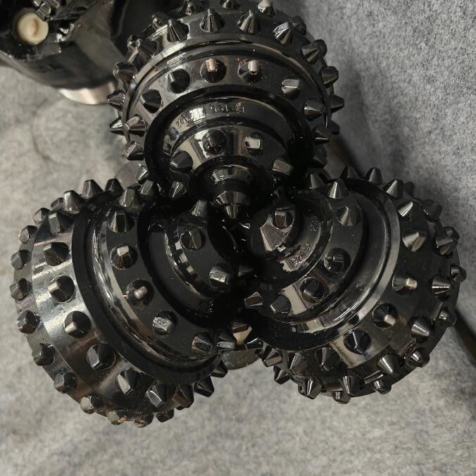 Gevormde carbide-tricone-rolletjes voor olie- en gaswinning - watergebaseerde geologie lange lengte