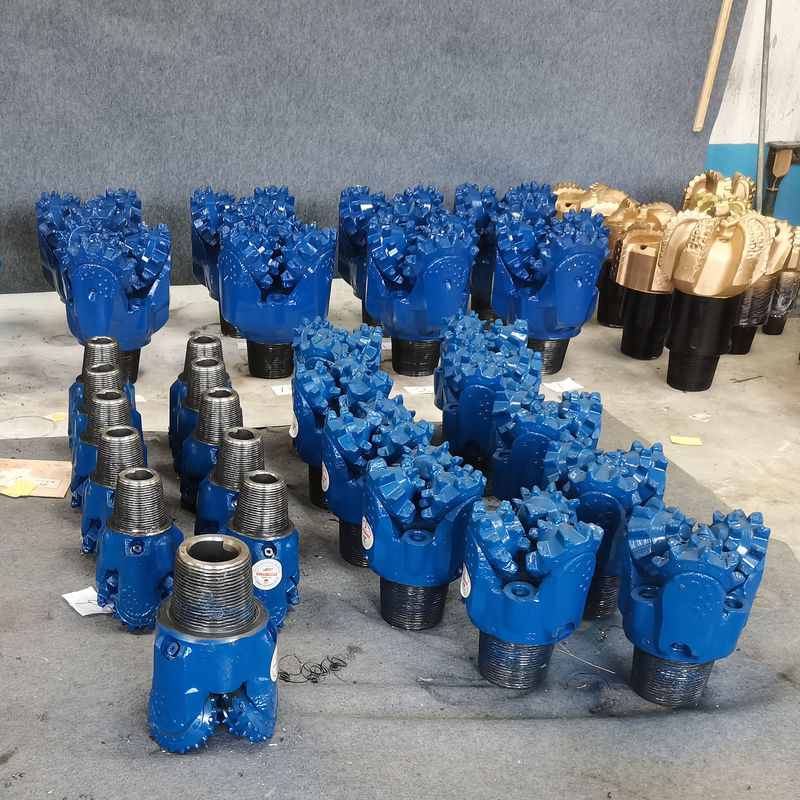 117 mm molentandroller met boorstuk met drie kegelcarbide tanden en rubberen afdichting