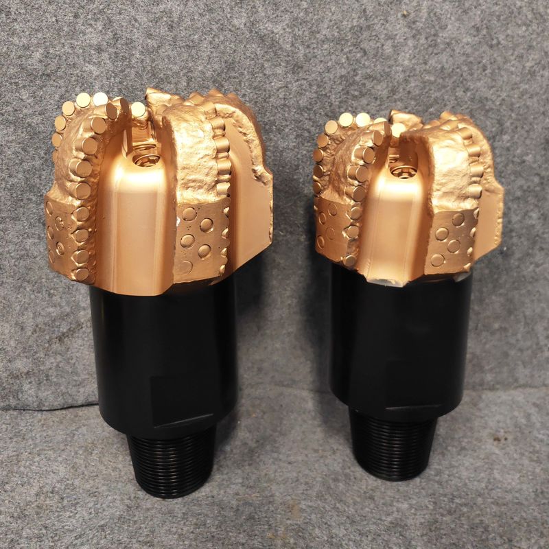 Aanpasbare grootte 98 mm tot 3593,7 mm PDC-boorstukken van legeringsstaal voor het boren van gas- en waterputten
