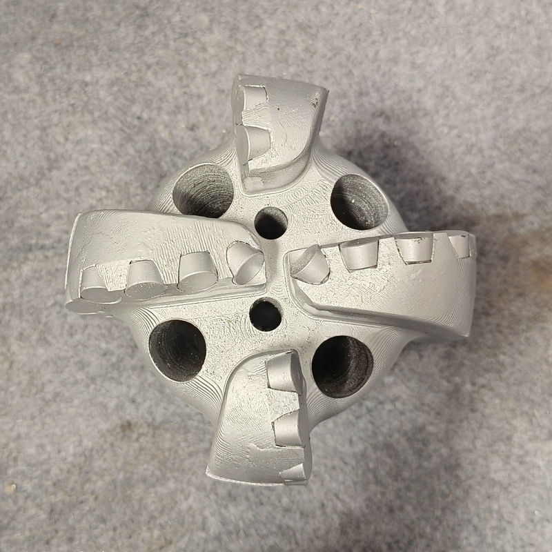 PDC-bits van koolzuurstaal met vast snijmachineontwerp en 146 mm-4-lemmen voor waterputboren