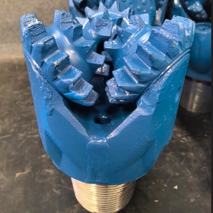 Rubber verzegelde gefreesde tand Rock Roller Bit Steel Tricone Tand Drill Bit Voor goed boren