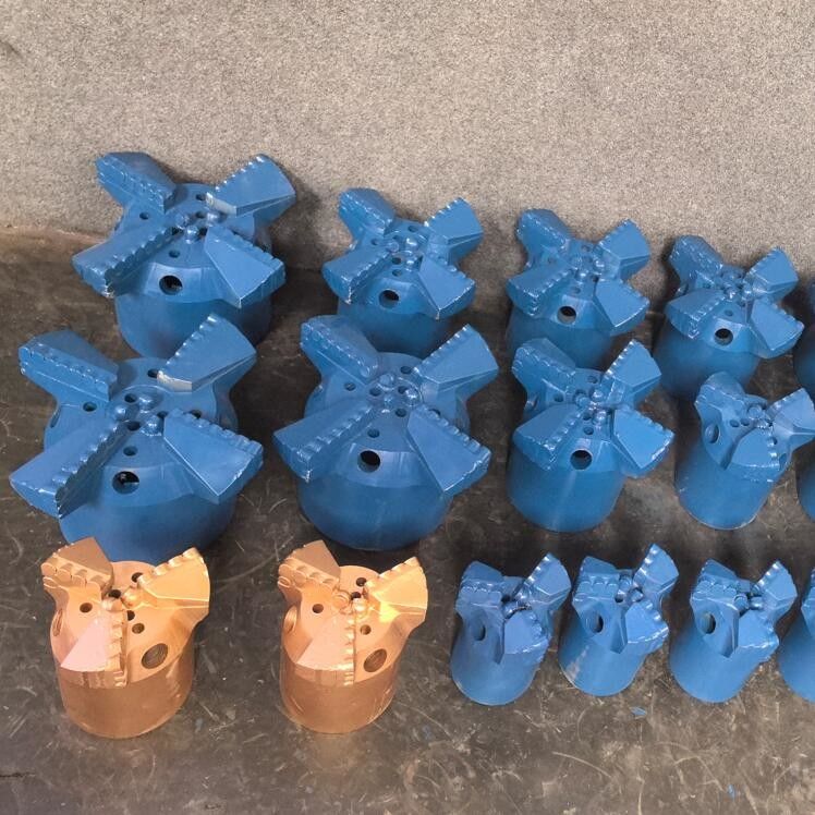 Chinese fabriek op maat van hoge kwaliteit type PDC Drag Bit Voor steenkoolmijn water goed boren