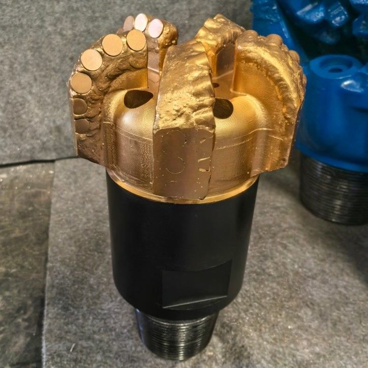 98 mm tot 3593,7 mm PDC-boorstukken van koolstofstaal