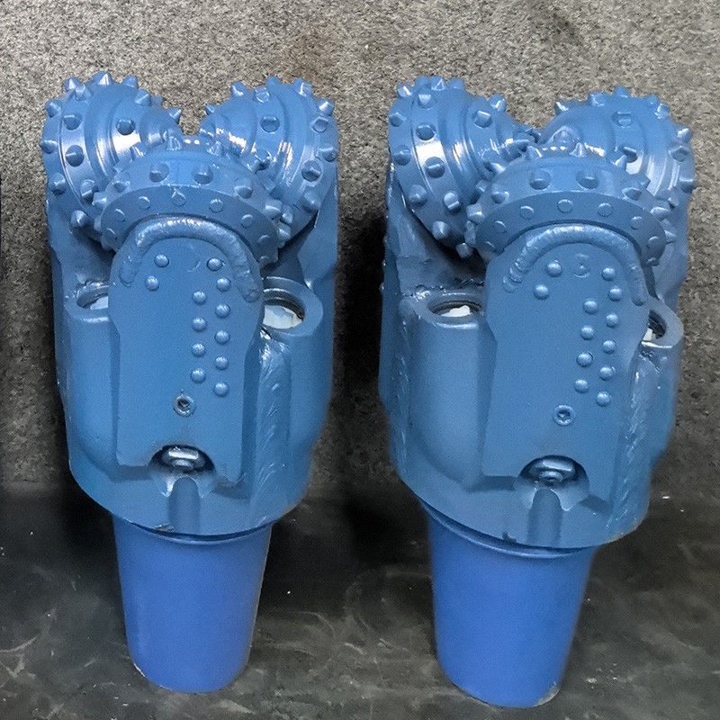 API Reg Thread Tricone Drill Bits 3-26 inch Afmetingen Carbide materiaal voor duurzaam boren