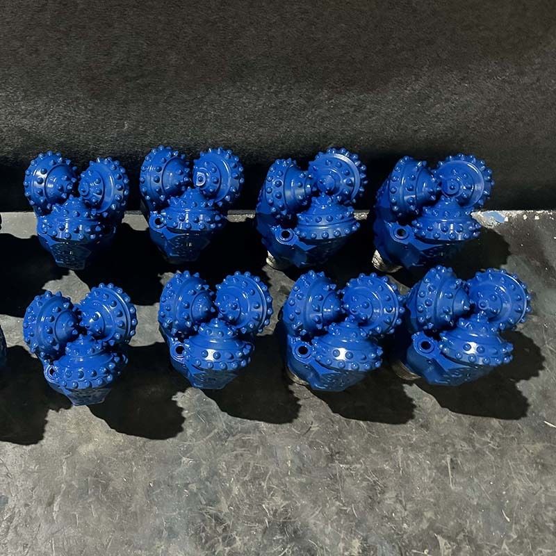 5 1/2 inch IADC 537 Carbide Rotary Rock Drill Bits Tricone Bit Voor water/olie/gas Well Drilling Gesmeed boorgereedschap