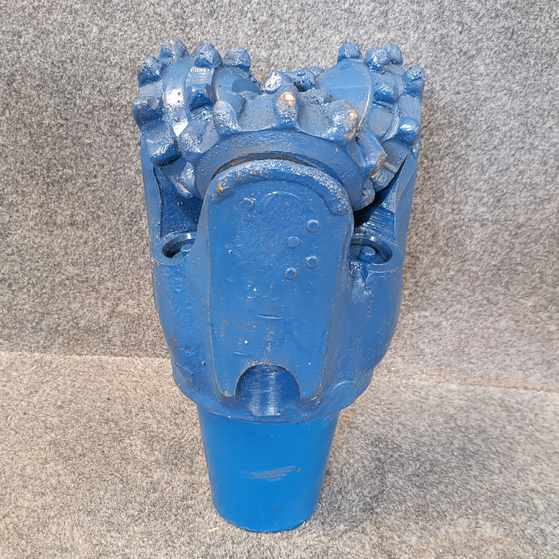 Three-Cone Milled Tooth Drill Bit with 1 Year Warranty and Customizable Size for High Compressive Strength